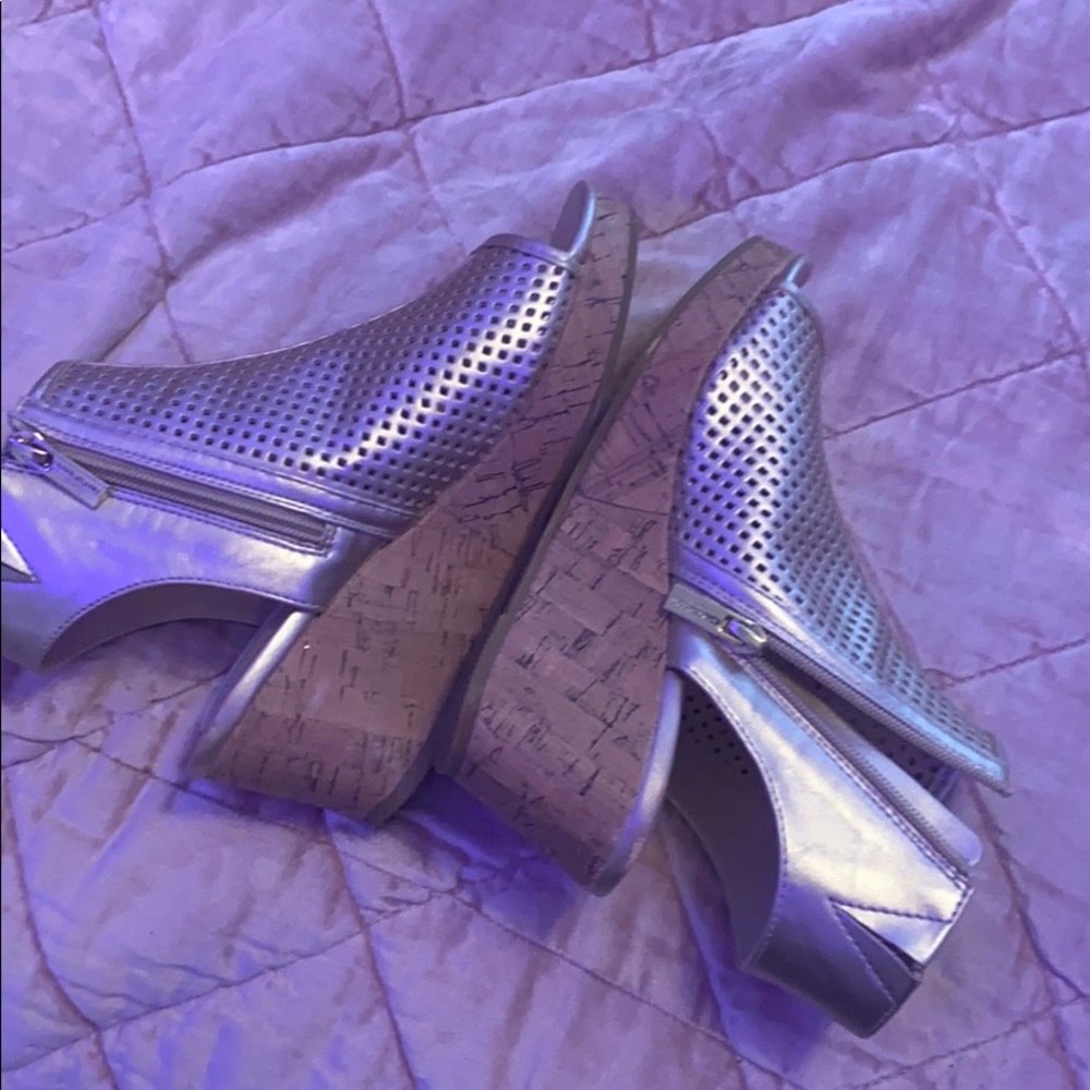 Kenneth Cole Gold wedges